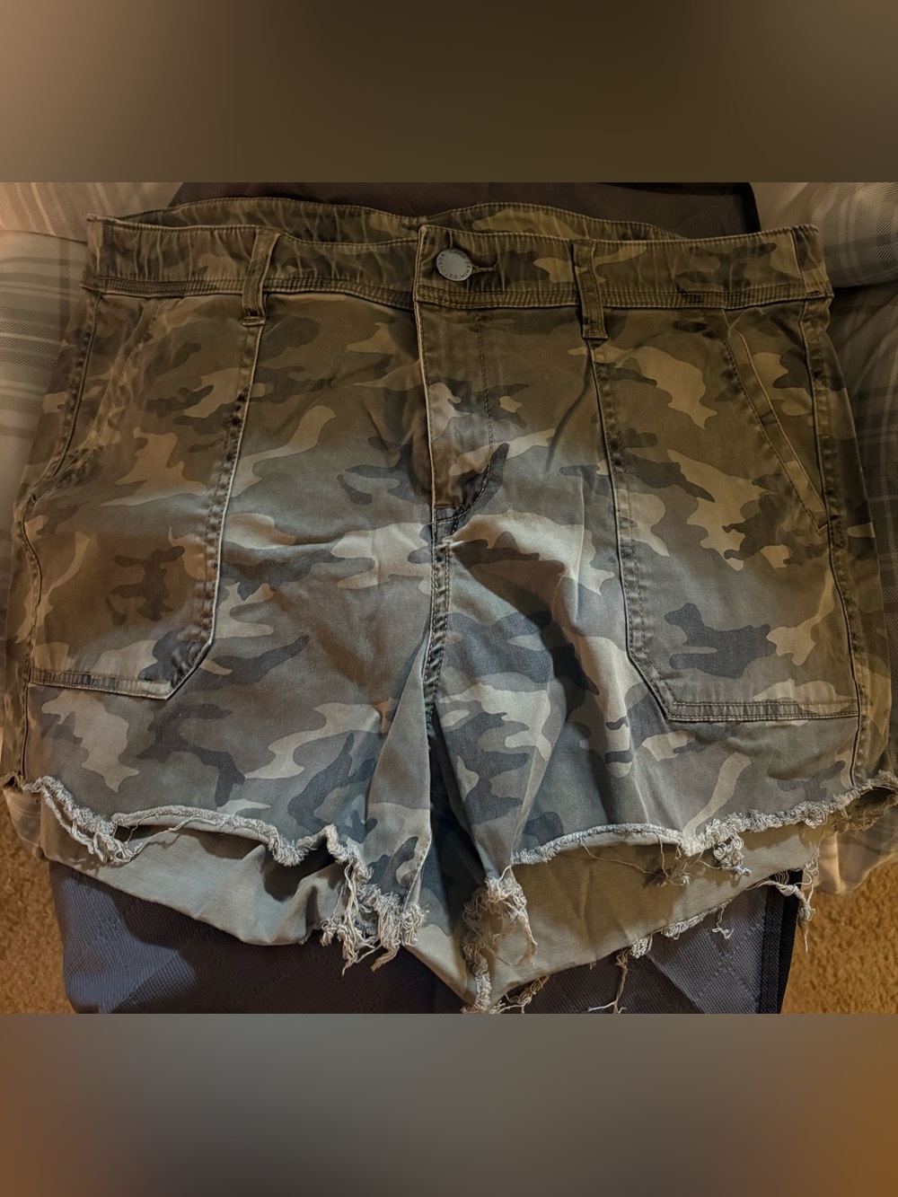 Lane Bryant Camo Cargo Cut Off Shorts Size 18 3” inseam